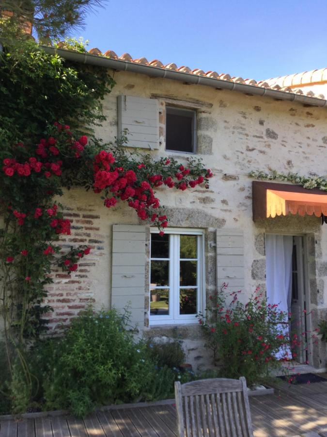 Les Epis Du Vent Bed and Breakfast Adilly Buitenkant foto