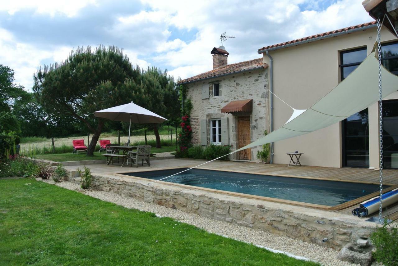 Les Epis Du Vent Bed and Breakfast Adilly Buitenkant foto